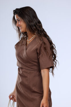 ⁦שמלת מעטפת שוקולד⁩ – תמונה ⁦4⁩