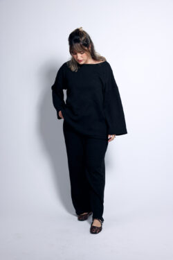 ⁦חולצת סריג שחורה⁩ – תמונה ⁦5⁩