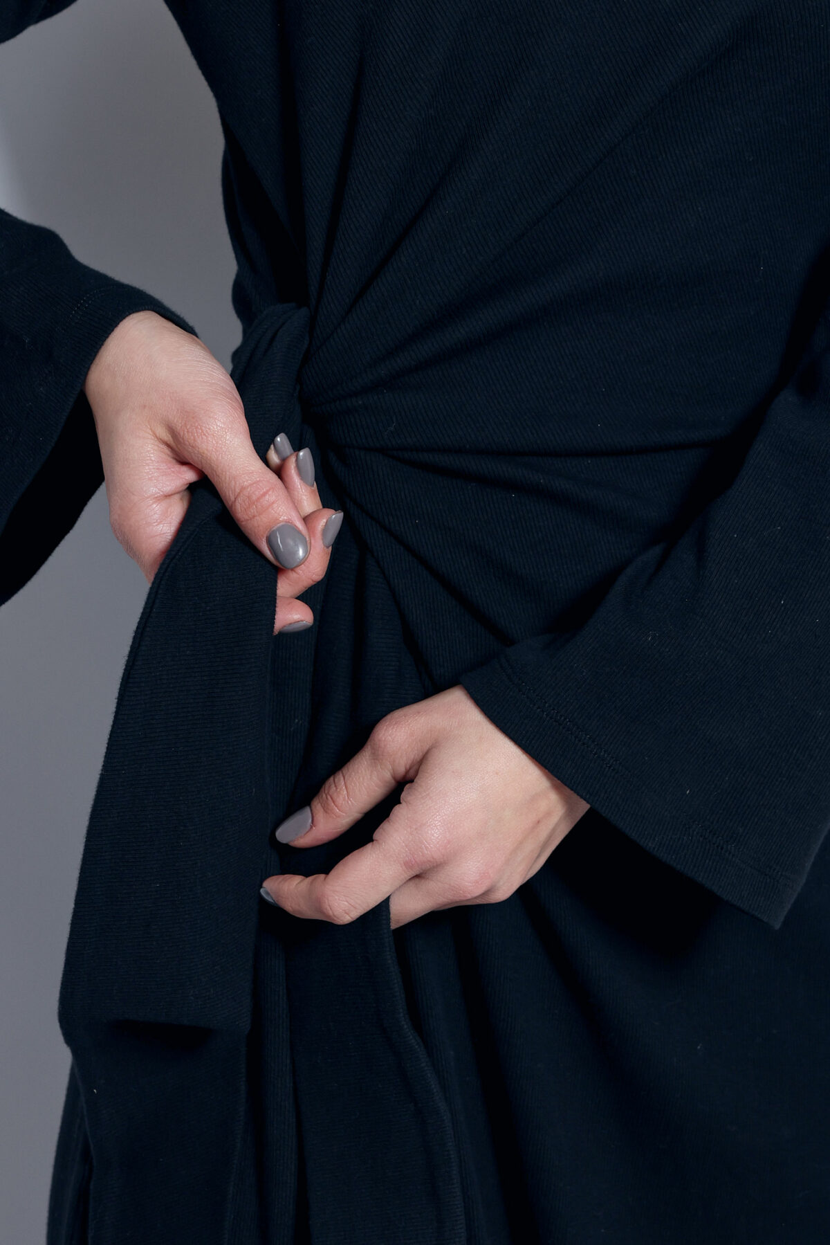 ⁦שמלת נטע קשירה שחורה⁩ – תמונה ⁦6⁩