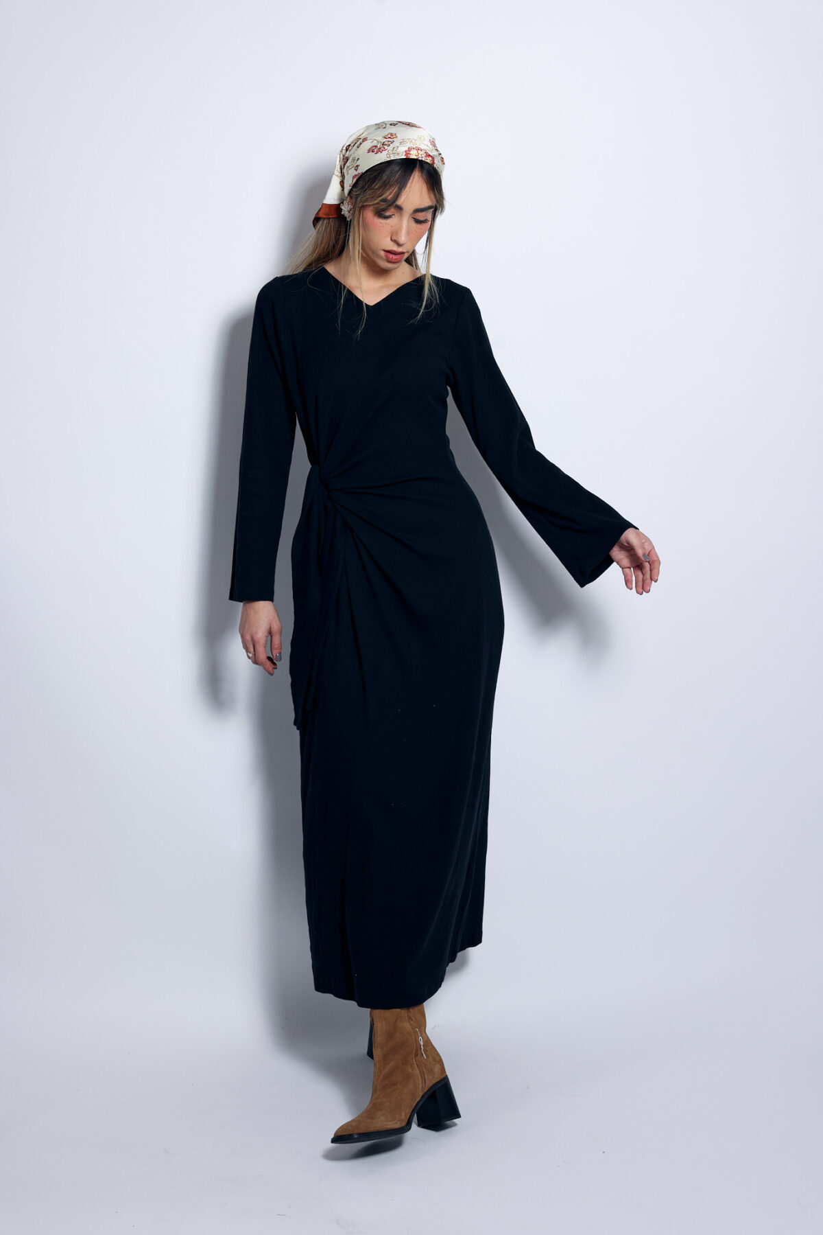 ⁦שמלת נטע קשירה שחורה⁩ – תמונה ⁦2⁩