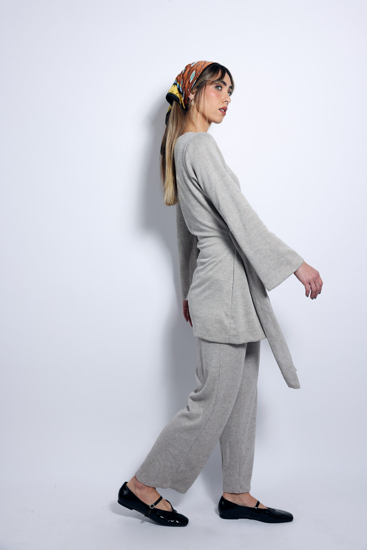 ⁦טוניקת קשירה בז׳⁩ – תמונה ⁦2⁩