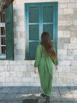 ⁦שמלת מעטפת נינה ירוקה⁩ – תמונה ⁦8⁩