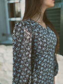 ⁦שמלת מעטפת נינה פרחונית⁩ – תמונה ⁦3⁩