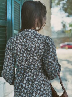 ⁦שמלת מעטפת נינה פרחונית⁩ – תמונה ⁦4⁩