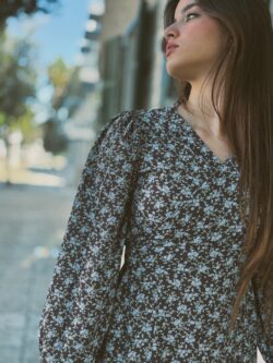 ⁦שמלת מעטפת נינה פרחונית⁩ – תמונה ⁦5⁩