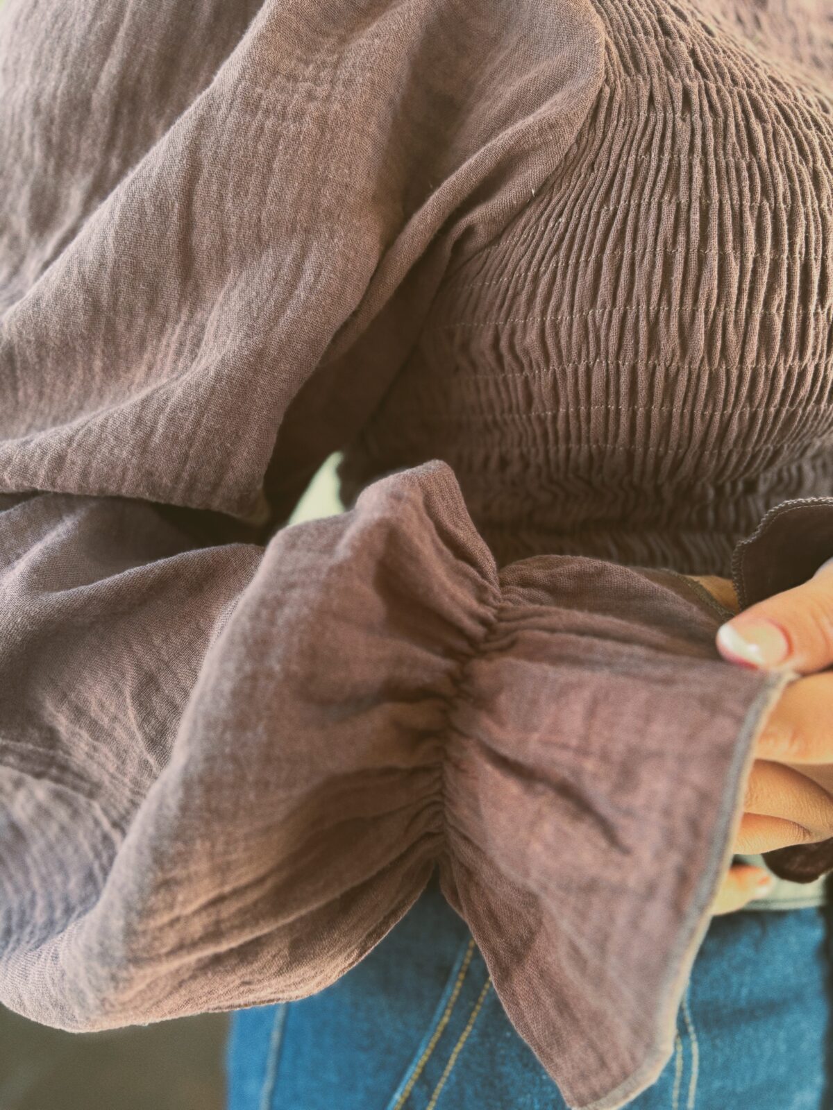 ⁦חולצת אלה חומה⁩ – תמונה ⁦4⁩