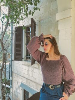 ⁦חולצת אלה חומה⁩ – תמונה ⁦2⁩