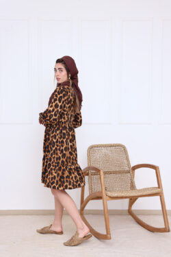 ⁦שמלת קומות מנומרת⁩ – תמונה ⁦3⁩