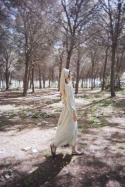 ⁦שמלת עלמה פרחונית⁩ – תמונה ⁦3⁩