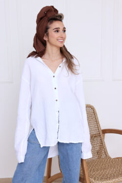 חולצת ראשית מכופתרת לבנה