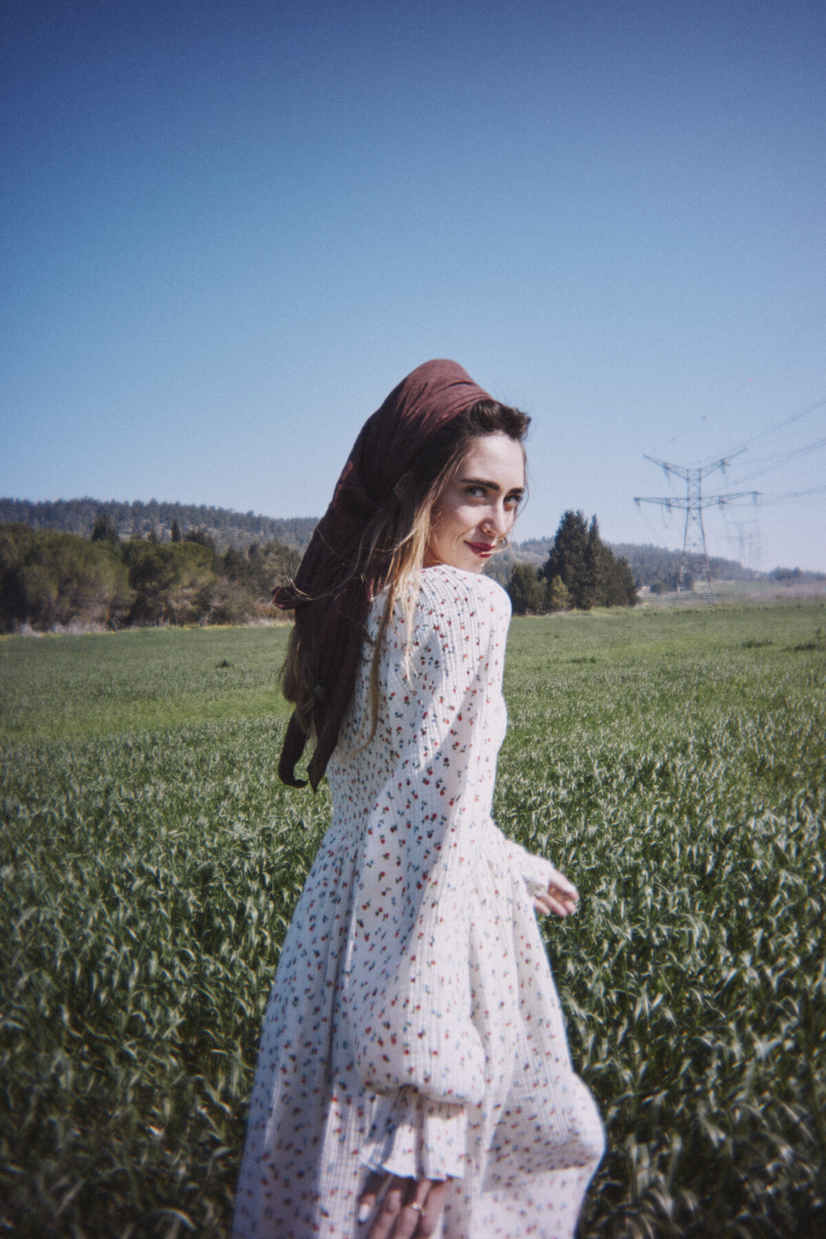 ⁦שמלת שושנה פרחוני צבעוני⁩ – תמונה ⁦2⁩