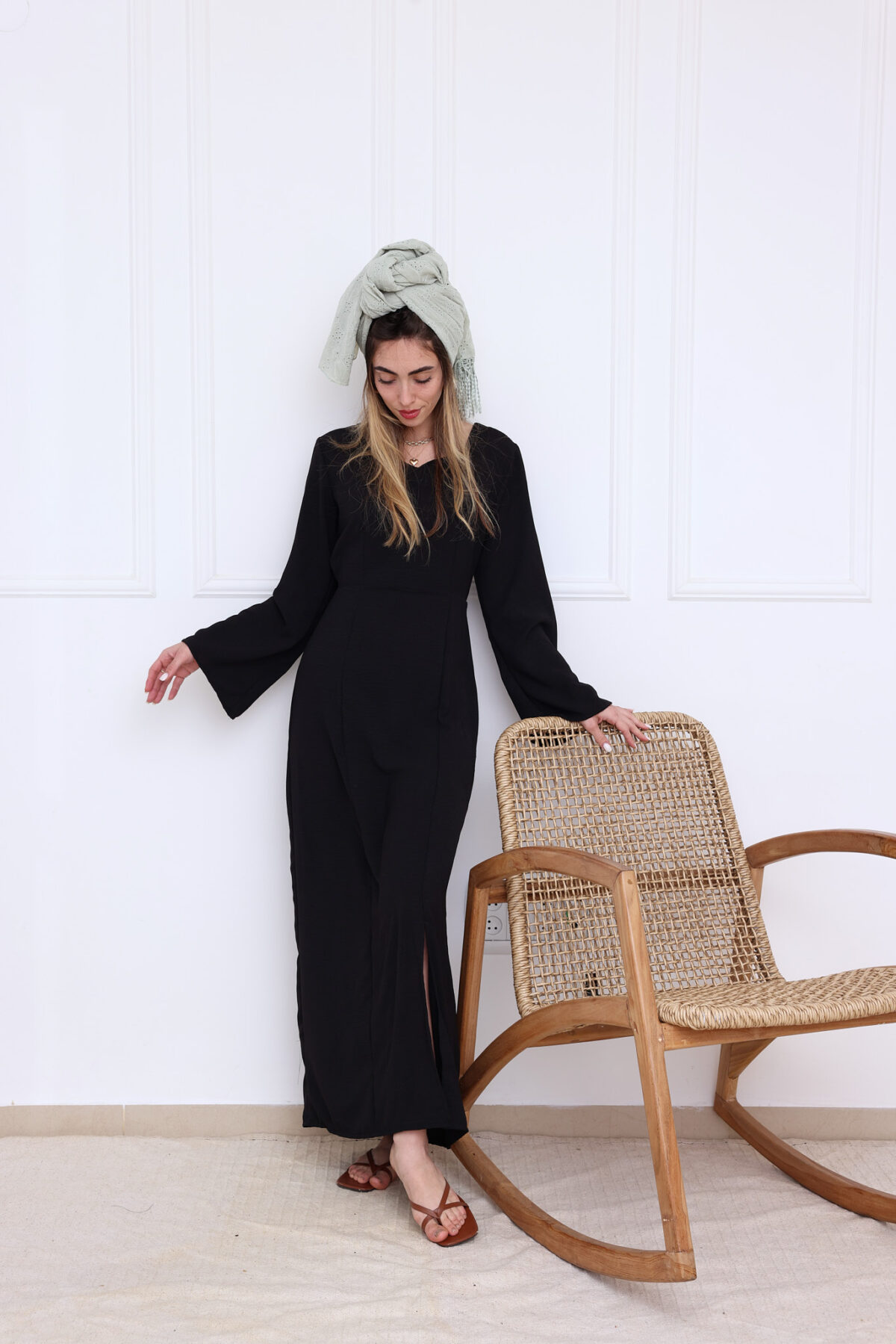 ⁦שמלת ראשית שחורה⁩ – תמונה ⁦4⁩