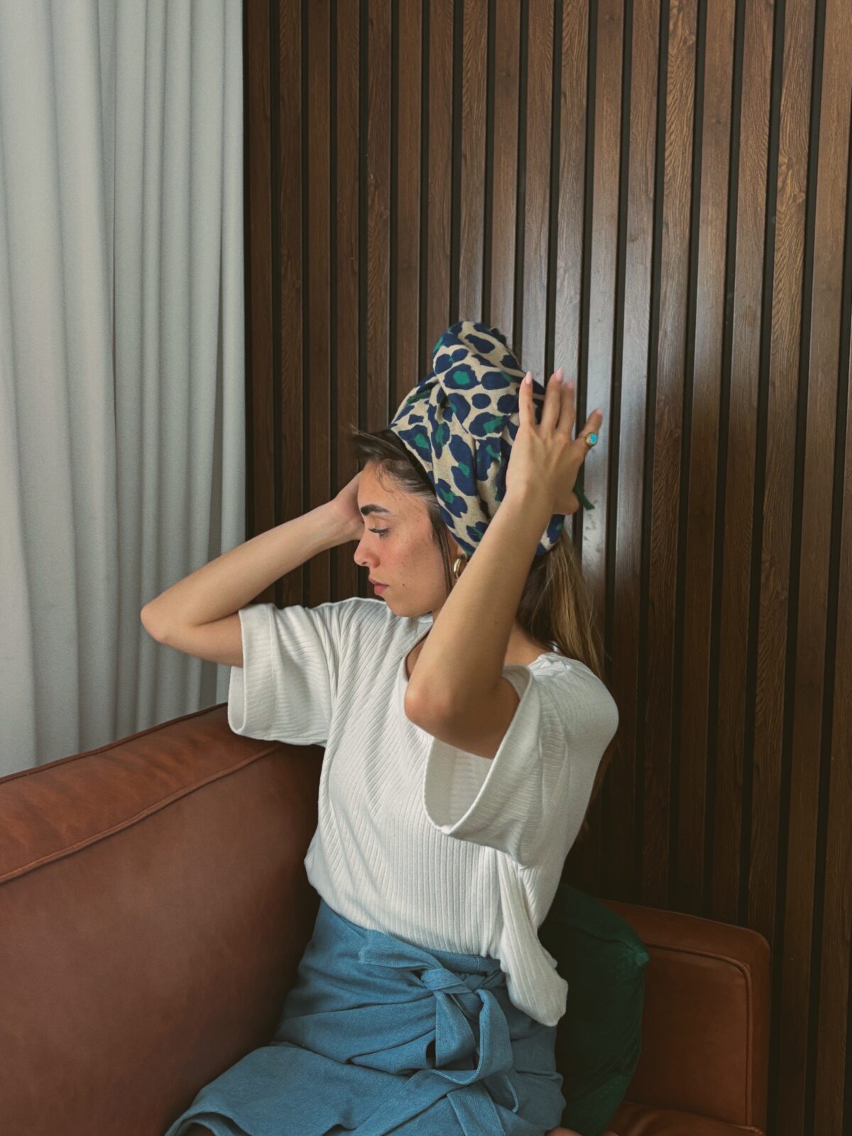 ⁦החולצה שאת חייבת (לבן)⁩ – תמונה ⁦3⁩